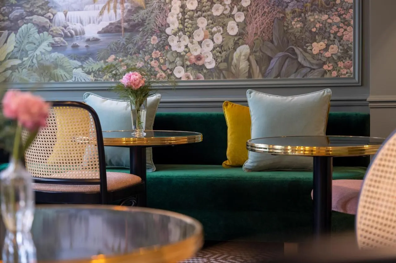 ***  Hotel Fior D'Aliza Paris Fransa